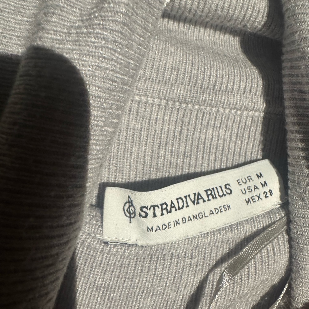 Stradivarius Soft Gray Ribbed Sweater - Picture 3 of 3